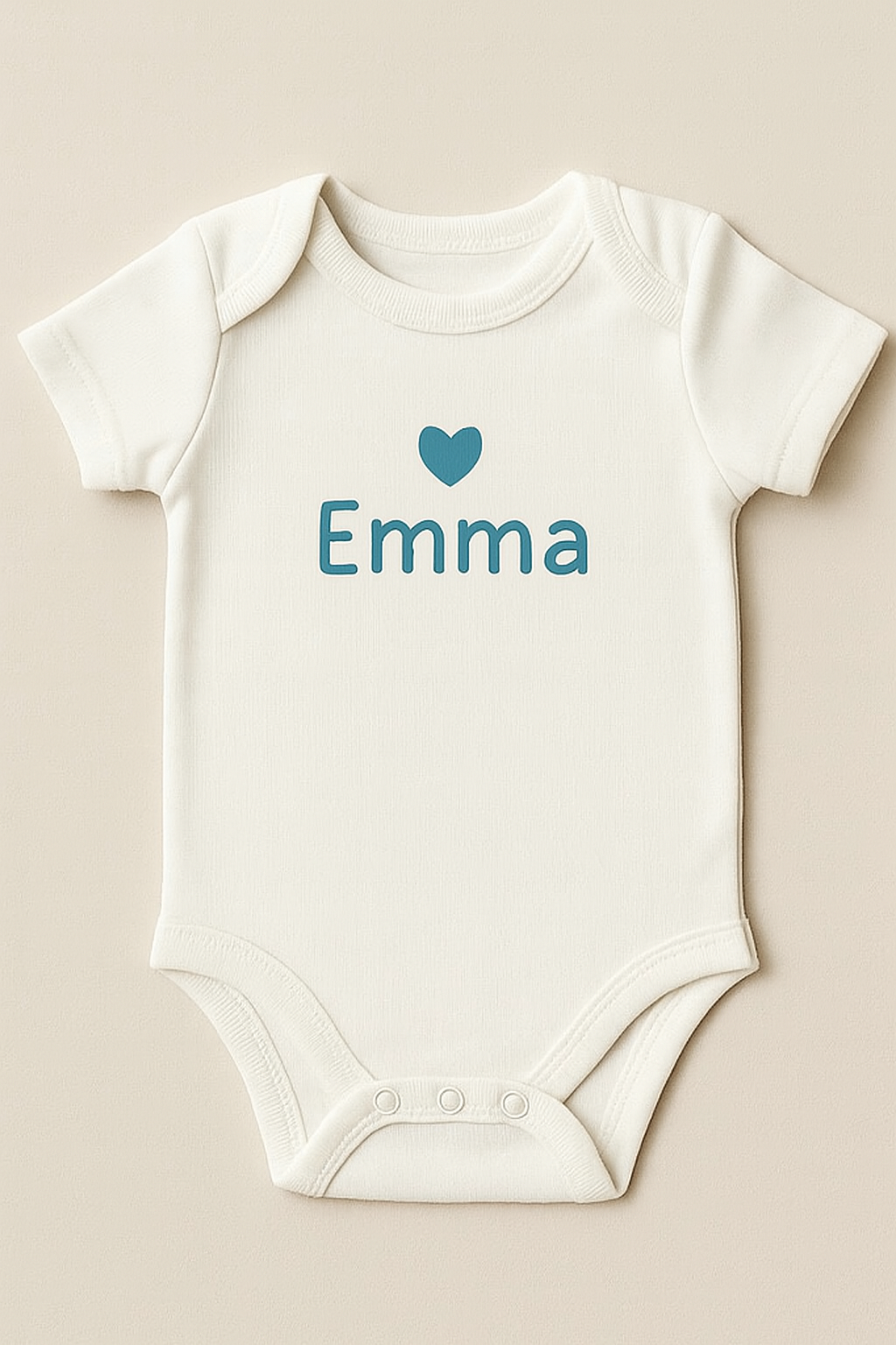 Personalisierter Babybody mit Herz-Motiv (100% Baumwolle)