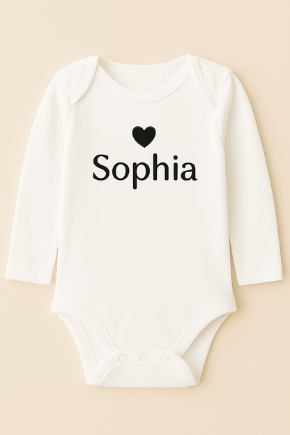 Langarm-Babybody mit Herzmotiv & Name (100% Baumwolle)