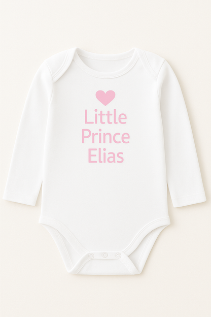 Langarm-Babybody mit Herzmotiv & Wunschtext (100% Baumwolle)