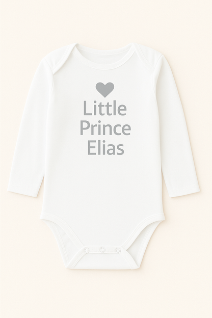 Langarm-Babybody mit Herzmotiv & Wunschtext (100% Baumwolle)